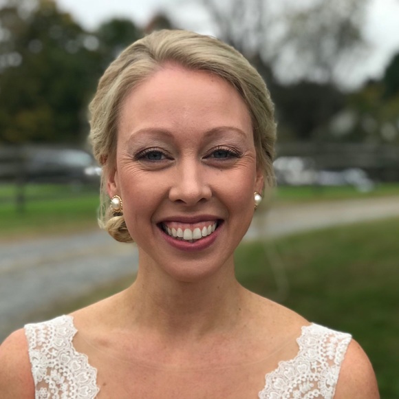 Meet your Posher, Emily - Picture 1 of 1